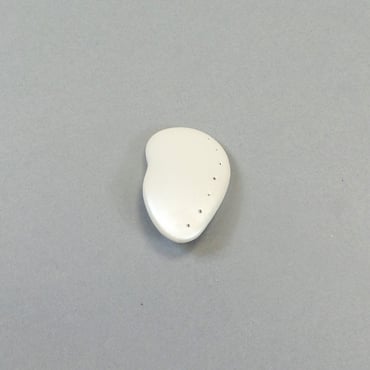 FEA7 shimmer white magnetic ear shape